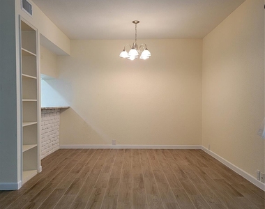2101 Fountain View Drive - Photo Thumbnail 3