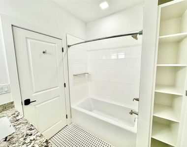 2102 Mechanic Street - Photo Thumbnail 12