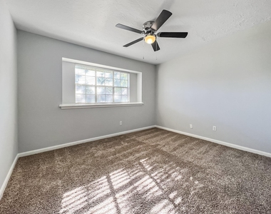 9206 Sharpview Drive - Photo Thumbnail 21