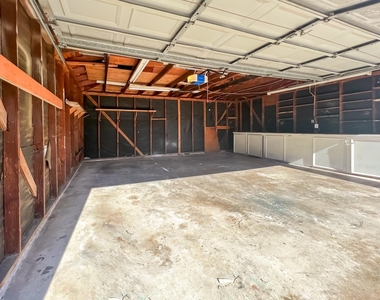 9206 Sharpview Drive - Photo Thumbnail 22