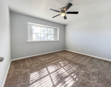 9206 Sharpview Drive - Photo Thumbnail 20