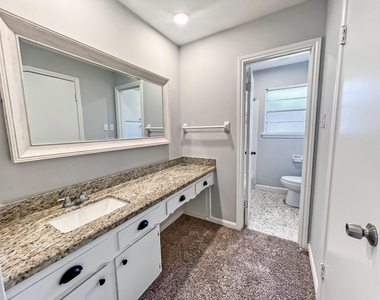 9206 Sharpview Drive - Photo Thumbnail 15