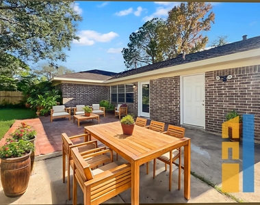 9206 Sharpview Drive - Photo Thumbnail 3