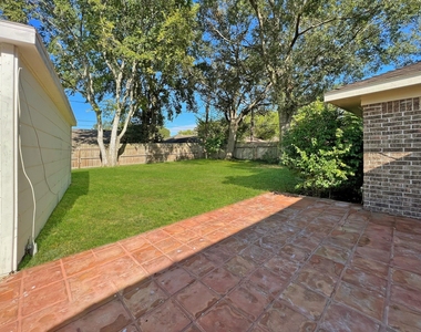 9206 Sharpview Drive - Photo Thumbnail 23