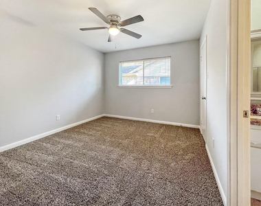 9206 Sharpview Drive - Photo Thumbnail 17