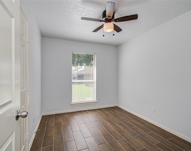 2702 Fir Crest Court - Photo Thumbnail 16