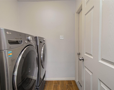 2702 Fir Crest Court - Photo Thumbnail 22