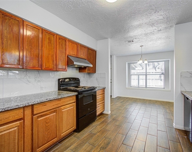 2702 Fir Crest Court - Photo Thumbnail 11