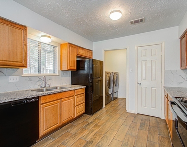 2702 Fir Crest Court - Photo Thumbnail 10