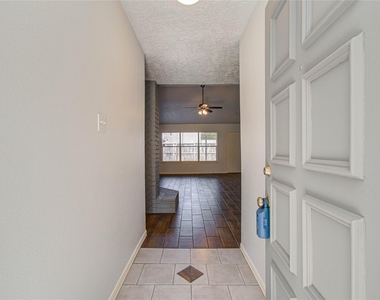 2702 Fir Crest Court - Photo Thumbnail 3