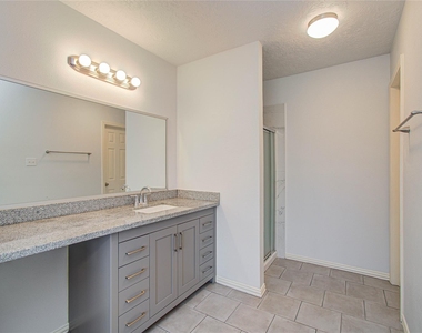 2702 Fir Crest Court - Photo Thumbnail 18