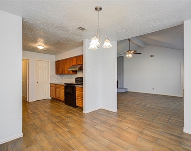 2702 Fir Crest Court - Photo Thumbnail 8