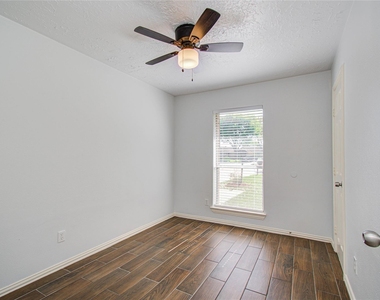 2702 Fir Crest Court - Photo Thumbnail 14