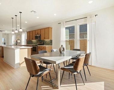 10726 Sky Creek Lane - Photo Thumbnail 2