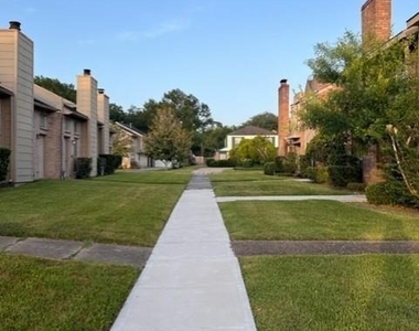 3010 Bee Cave Drive - Photo Thumbnail 4