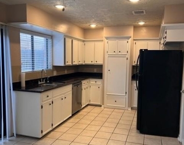 3010 Bee Cave Drive - Photo Thumbnail 7