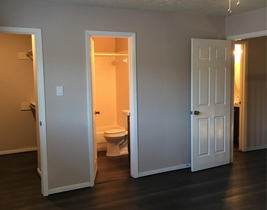 3010 Bee Cave Drive - Photo Thumbnail 10
