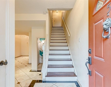 7350 Kirby Drive - Photo Thumbnail 2