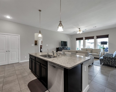 31507 Reston Cliff Court - Photo Thumbnail 5