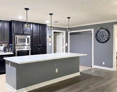 9770 Tappenbeck Drive - Photo Thumbnail 2