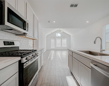 22111 Ingham Bluff Lane - Photo Thumbnail 13