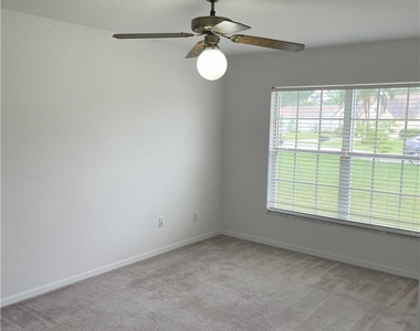 9758 Country Oaks Drive - Photo Thumbnail 12
