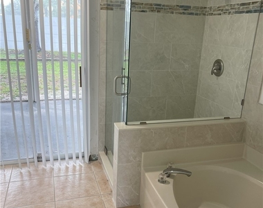 9758 Country Oaks Drive - Photo Thumbnail 14