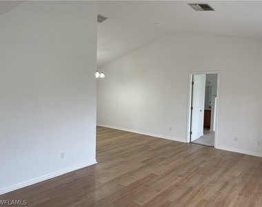 9758 Country Oaks Drive - Photo Thumbnail 8