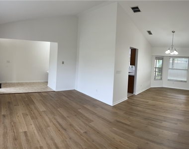 9758 Country Oaks Drive - Photo Thumbnail 17