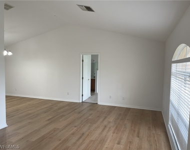 9758 Country Oaks Drive - Photo Thumbnail 6