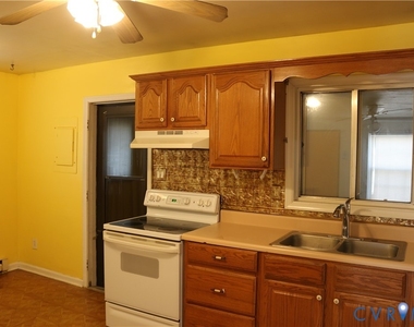 9906 Family Lane - Photo Thumbnail 5