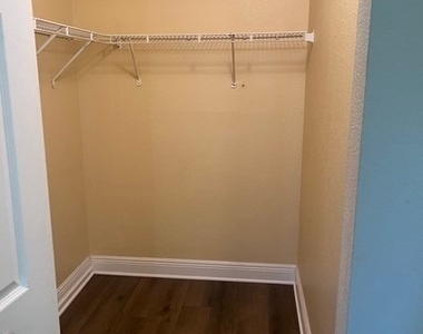 12571 Equestrian Circle - Photo Thumbnail 11