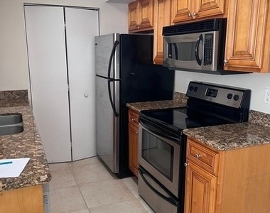 12571 Equestrian Circle - Photo Thumbnail 6