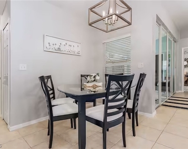 2705 Sw 11th Place - Photo Thumbnail 9