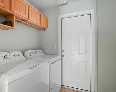 2427 Woodbourne Place - Photo Thumbnail 21
