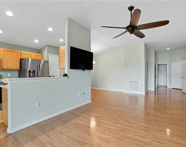 2427 Woodbourne Place - Photo Thumbnail 4