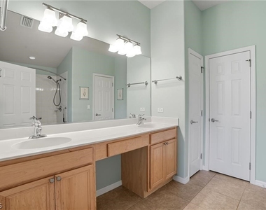 2427 Woodbourne Place - Photo Thumbnail 13
