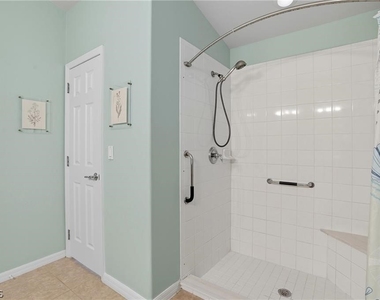 2427 Woodbourne Place - Photo Thumbnail 14