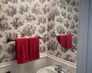 917 Jamestown Avenue - Photo Thumbnail 7