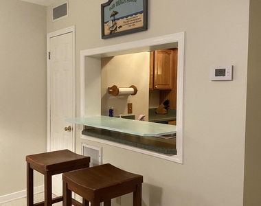 917 Jamestown Avenue - Photo Thumbnail 5