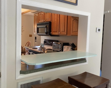 917 Jamestown Avenue - Photo Thumbnail 4