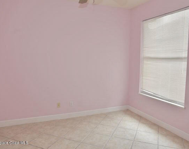 915 Starling Way - Photo Thumbnail 18
