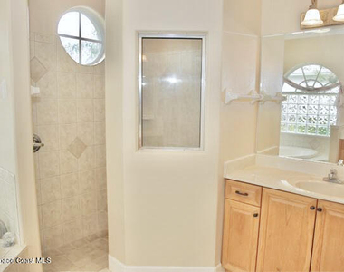 915 Starling Way - Photo Thumbnail 14