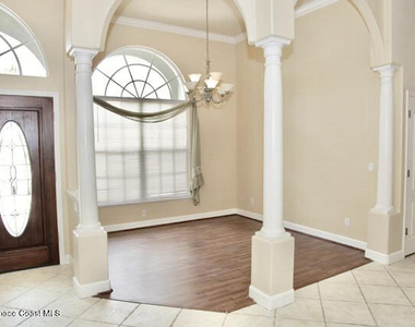 915 Starling Way - Photo Thumbnail 4