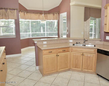 915 Starling Way - Photo Thumbnail 7