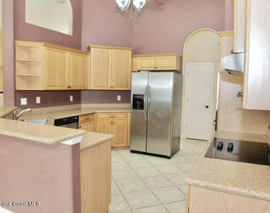 915 Starling Way - Photo Thumbnail 6