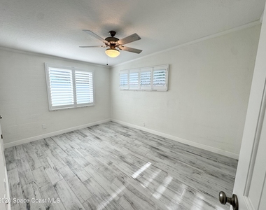 249 Palm Lane - Photo Thumbnail 10