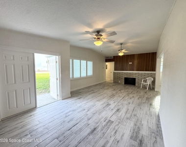 249 Palm Lane - Photo Thumbnail 2