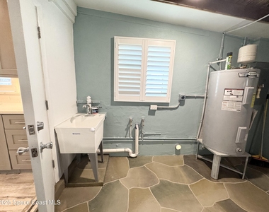249 Palm Lane - Photo Thumbnail 8