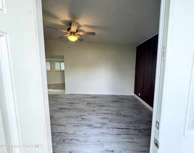 249 Palm Lane - Photo Thumbnail 1